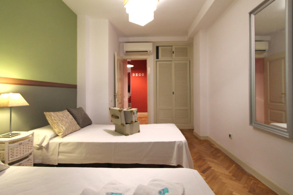 Apartamentos Goyescas Deco Мадрид Экстерьер фото
